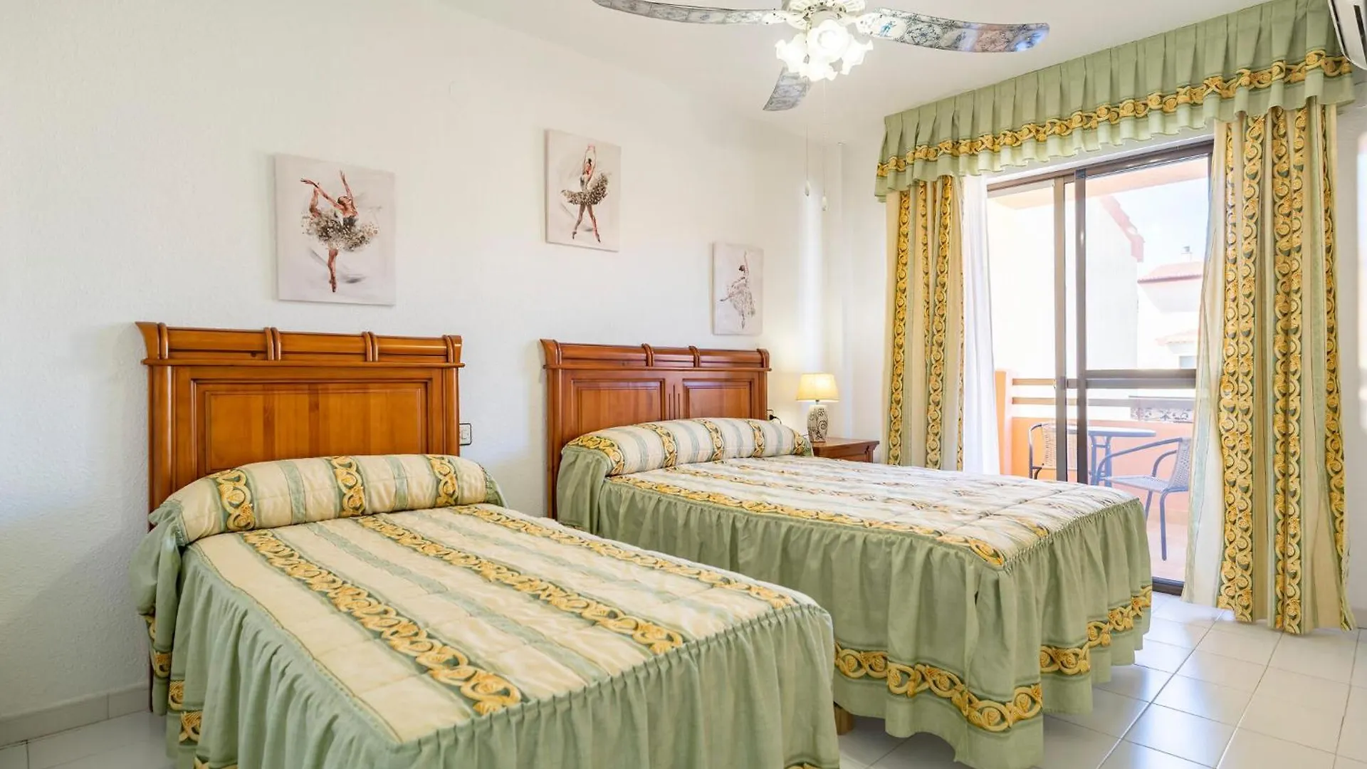Casa vacanze 4 Bedroom Awesome Home In Salobreña