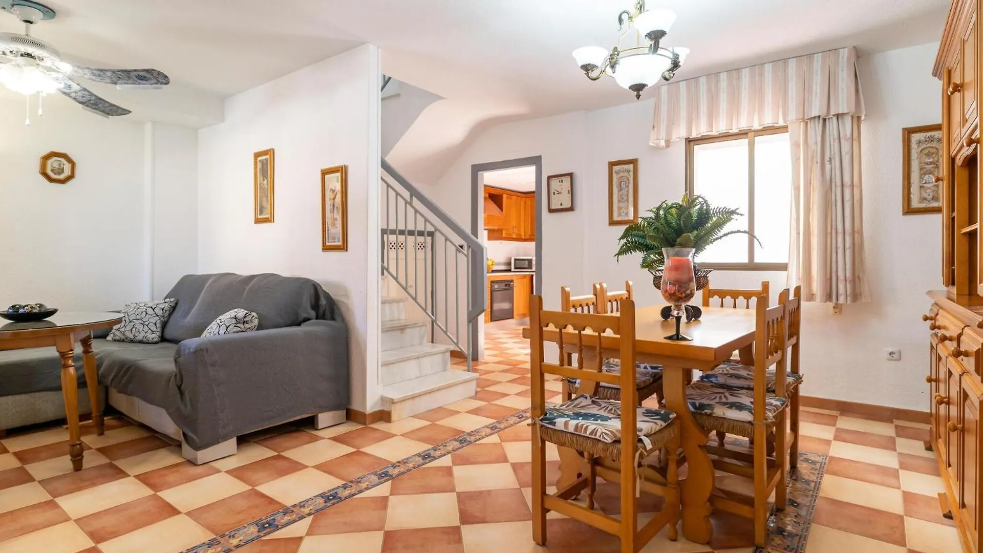 Casa vacanze 4 Bedroom Awesome Home In Salobreña